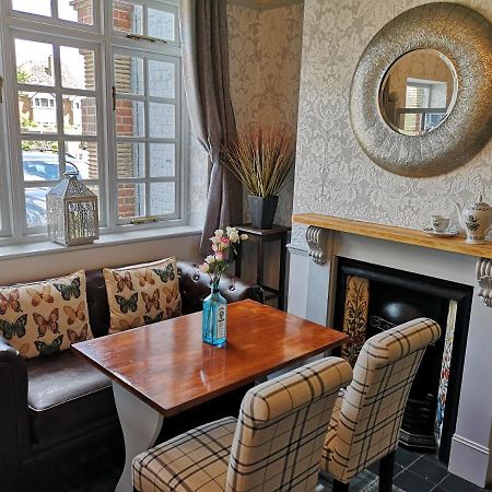 Woolpack Inn 치체스터 외부 사진